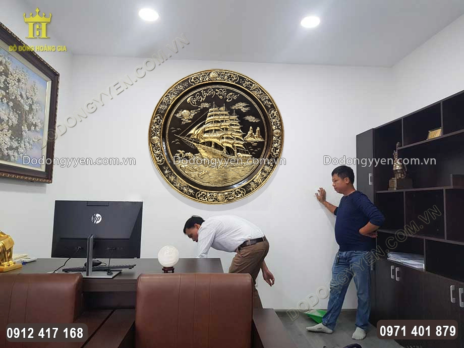 Tranh thường được chọn treo tại kh&ocirc;ng gian ph&ograve;ng kh&aacute;ch hay ph&ograve;ng l&agrave;m việc